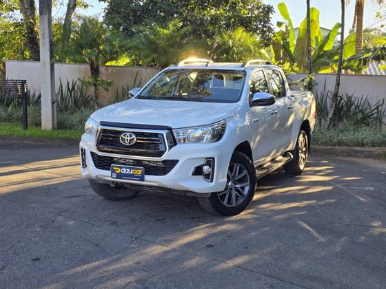 TOYOTA HILUX 2.8 SRV 4X4 CD 16V DIESEL 4P AUTOMÁTICO TOYOTA HILUX 2.8 SRV 4X4 CD 16V DIESEL 4P AUTOMÁTICO